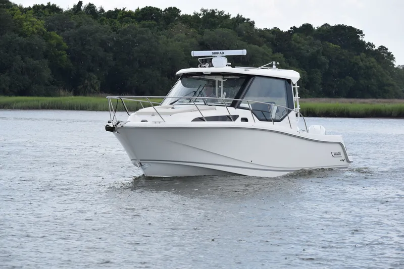 Slide: The Image of Boston Whaler 325 Conquest 2026 - 38
