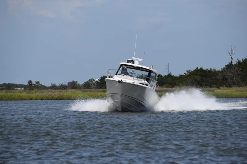 Slide: The Image of Boston Whaler 325 Conquest 2026 - 41