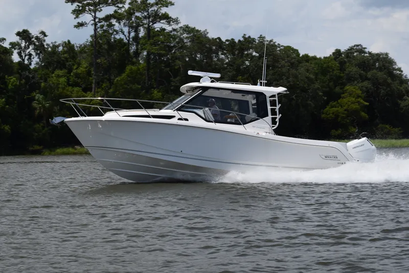 Slide: The Image of Boston Whaler 325 Conquest 2026 - 42