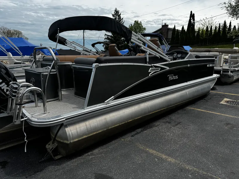 Slide: The Image of Tahoe CASCADE 2385 2023 - 1