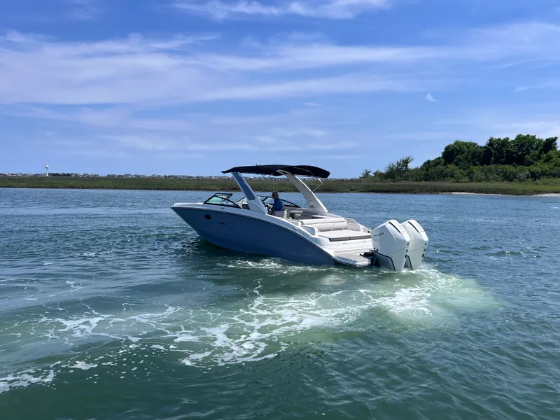 Slide: The Image of Sea Ray SDX 290 Outboard 2026 - 7
