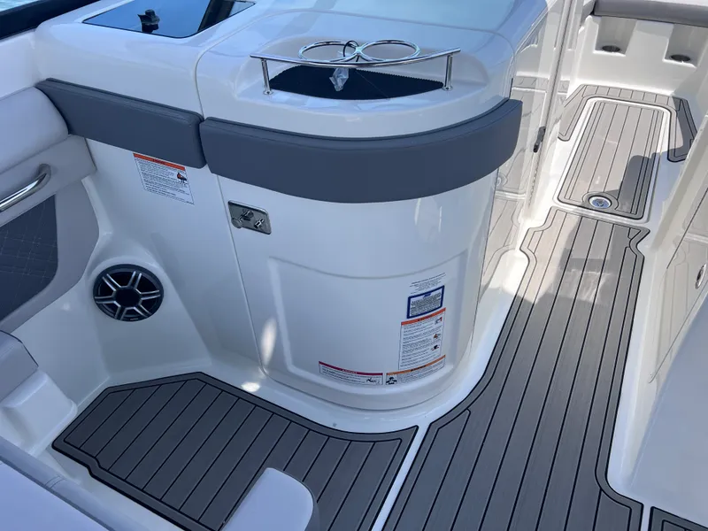 Slide: The Image of Sea Ray SDX 290 Outboard 2026 - 27
