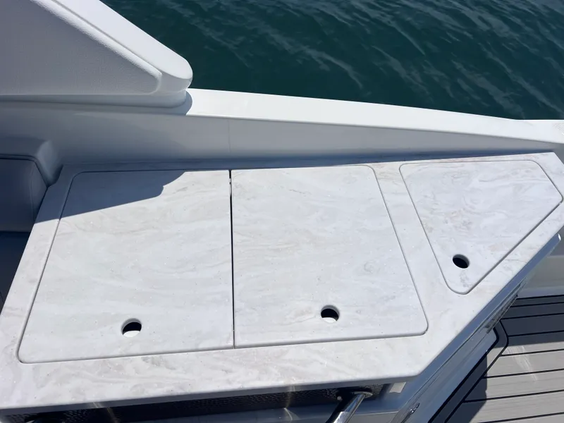 Slide: The Image of Sea Ray SDX 290 Outboard 2026 - 19