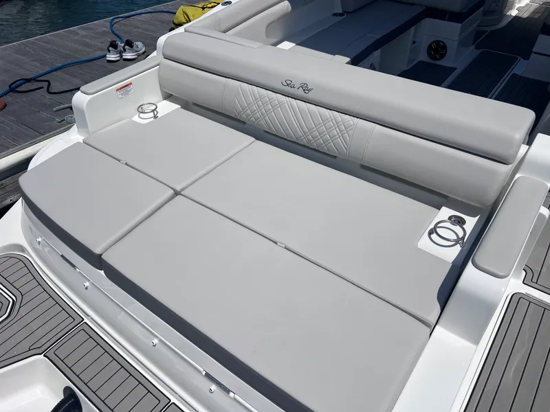 Slide: The Image of Sea Ray SDX 290 Outboard 2026 - 15