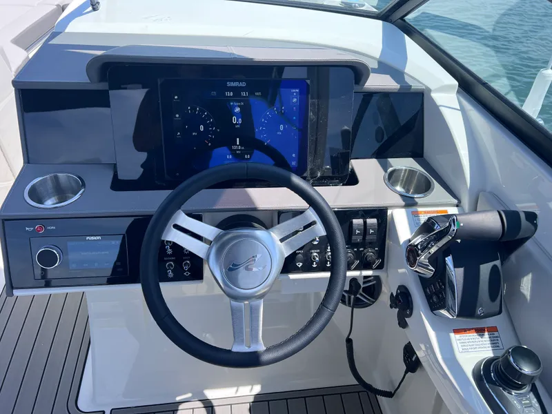 Slide: The Image of Sea Ray SDX 290 Outboard 2026 - 24