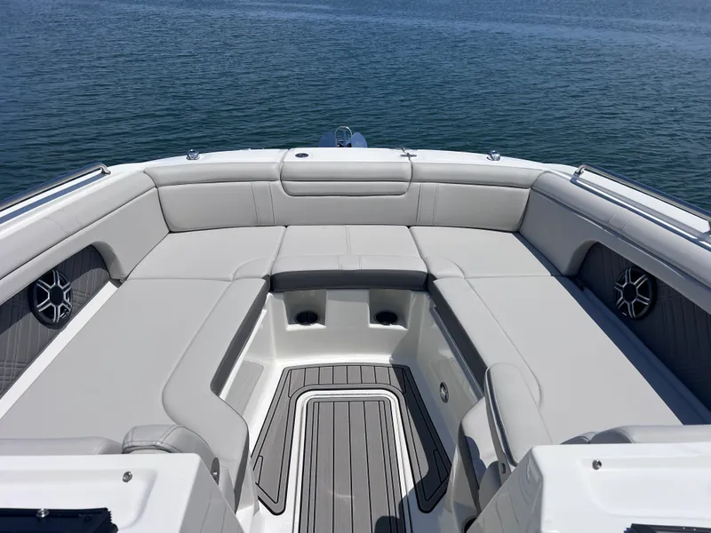 Slide: The Image of Sea Ray SDX 290 Outboard 2026 - 36