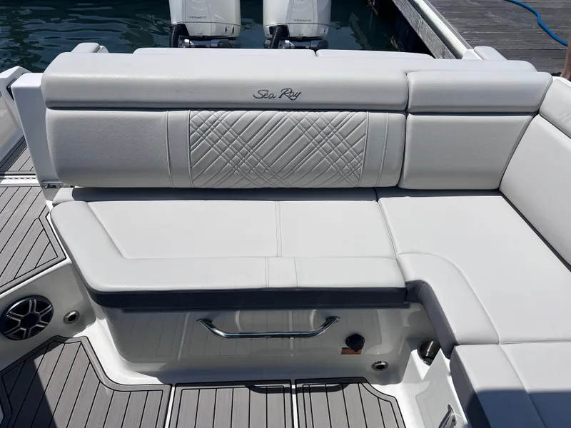 Slide: The Image of Sea Ray SDX 290 Outboard 2026 - 16