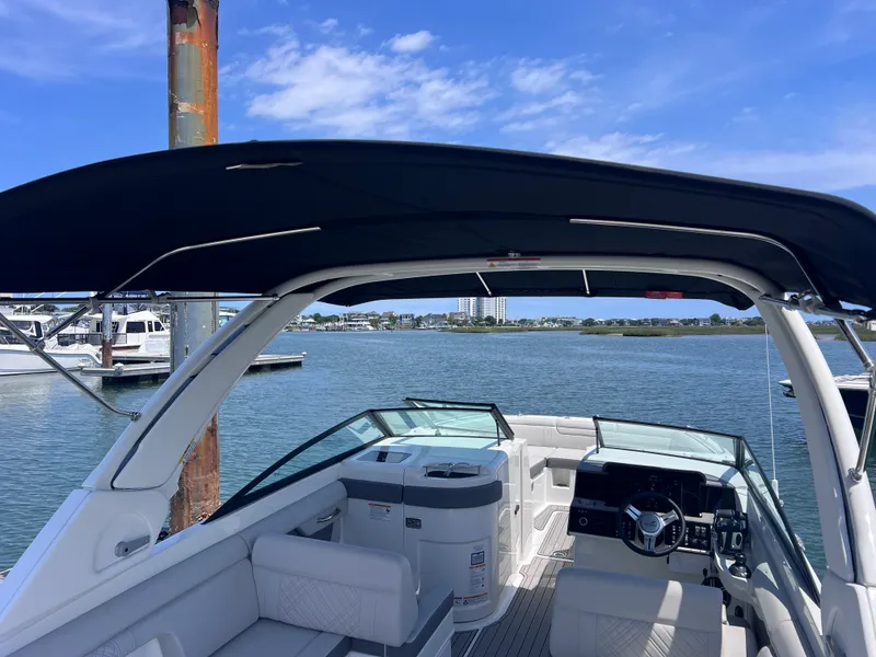 Slide: The Image of Sea Ray SDX 290 Outboard 2026 - 34