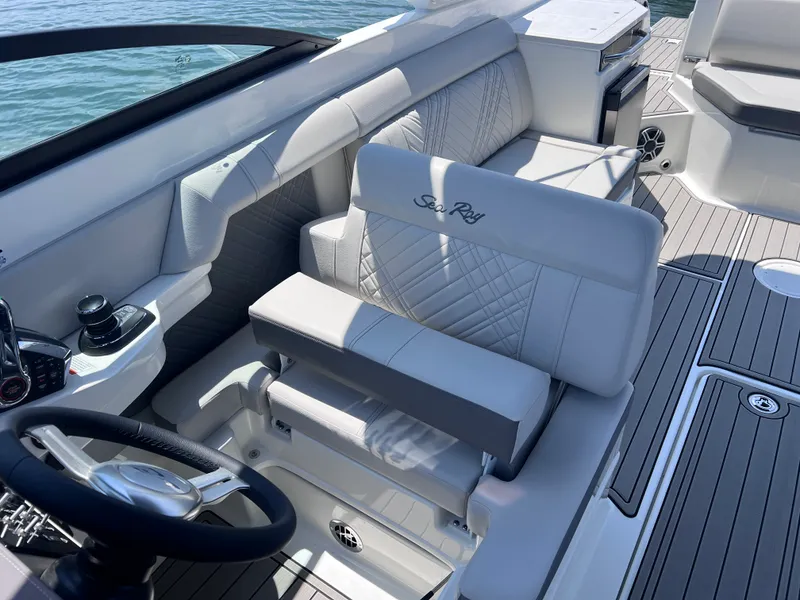 Slide: The Image of Sea Ray SDX 290 Outboard 2026 - 31