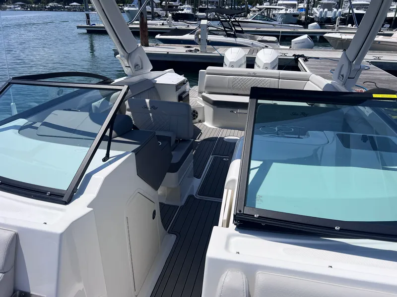 Slide: The Image of Sea Ray SDX 290 Outboard 2026 - 30