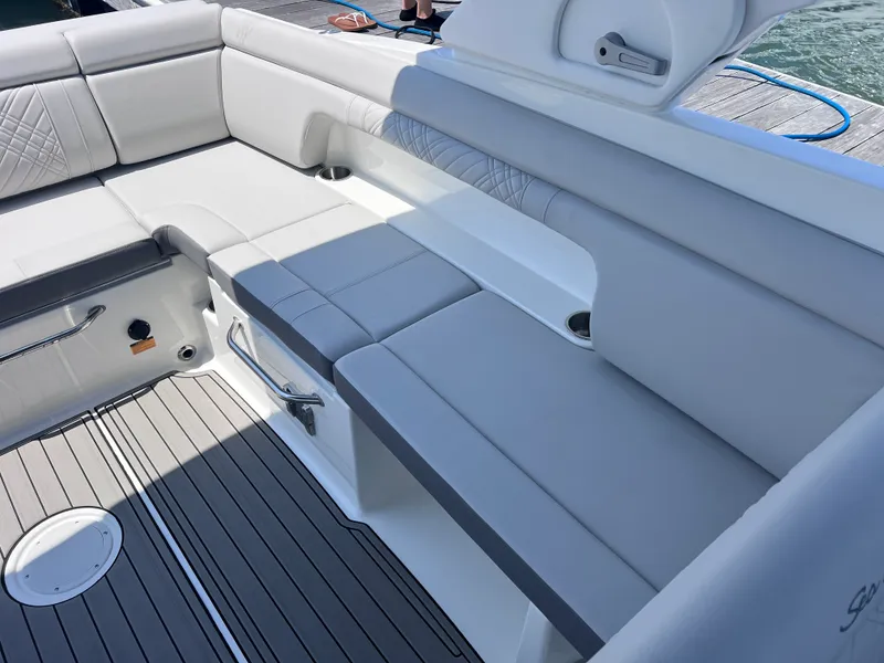 Slide: The Image of Sea Ray SDX 290 Outboard 2026 - 17