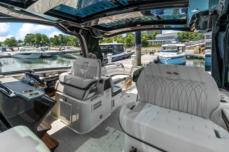 Slide: The Image of Sea Ray Sundancer 370 Outboard 2026 - 17