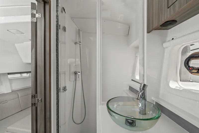 Slide: The Image of Sea Ray Sundancer 370 Outboard 2026 - 35