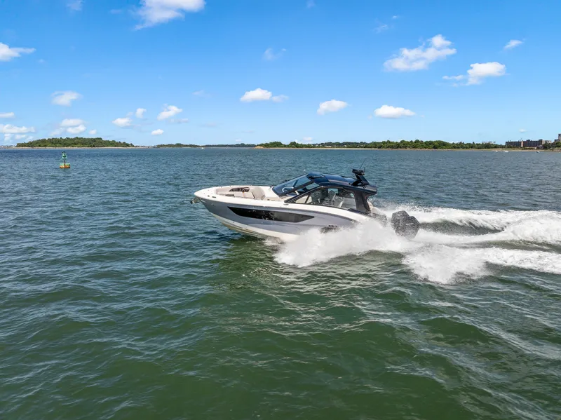 Slide: The Image of Sea Ray Sundancer 370 Outboard 2026 - 4