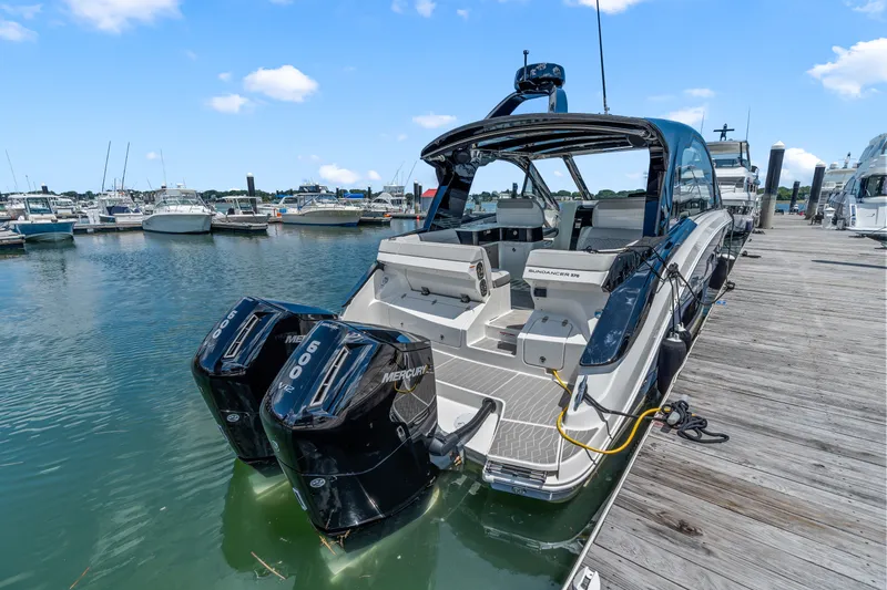 Slide: The Image of Sea Ray Sundancer 370 Outboard 2026 - 6