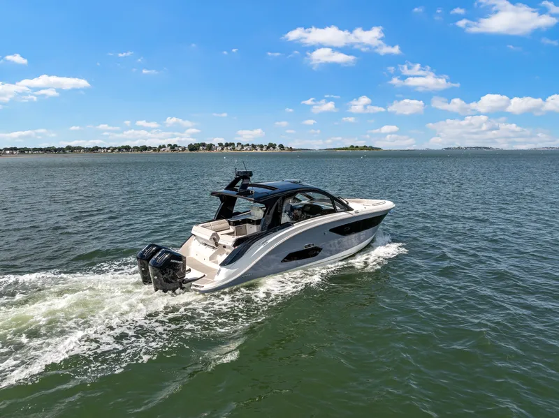 Slide: The Image of Sea Ray Sundancer 370 Outboard 2026 - 3