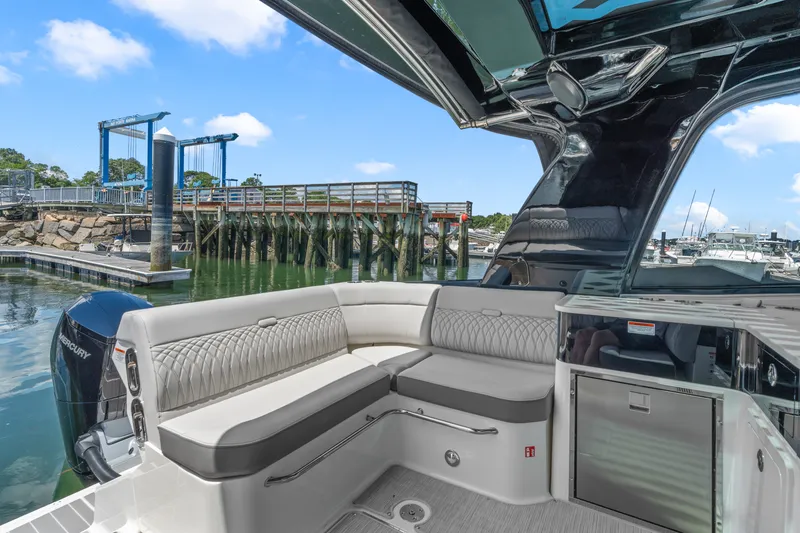 Slide: The Image of Sea Ray Sundancer 370 Outboard 2026 - 13