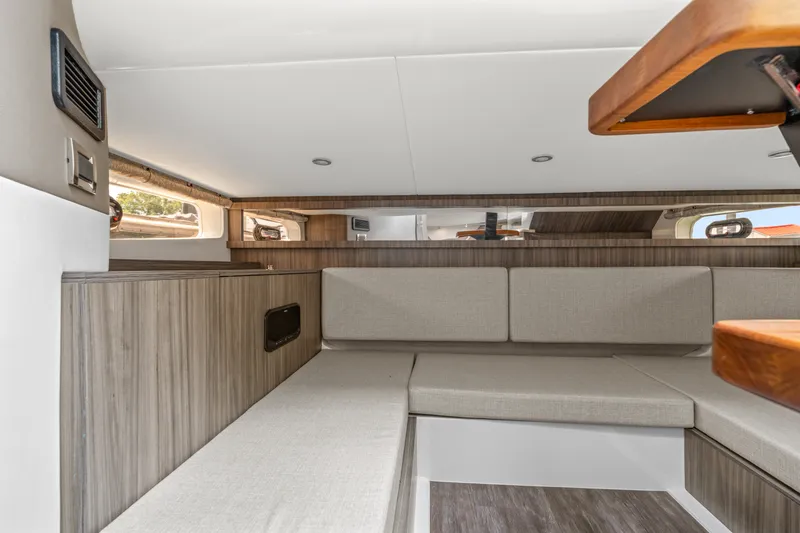 Slide: The Image of Sea Ray Sundancer 370 Outboard 2026 - 31