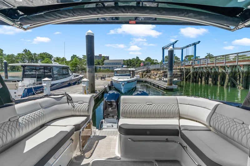 Slide: The Image of Sea Ray Sundancer 370 Outboard 2026 - 11