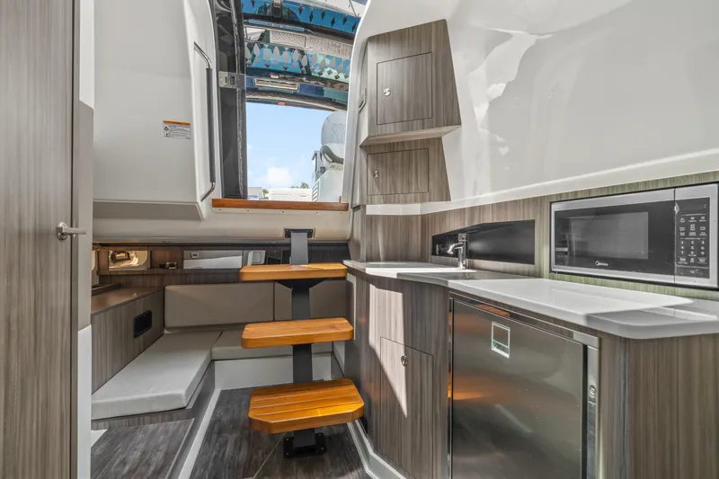 Slide: The Image of Sea Ray Sundancer 370 Outboard 2026 - 30