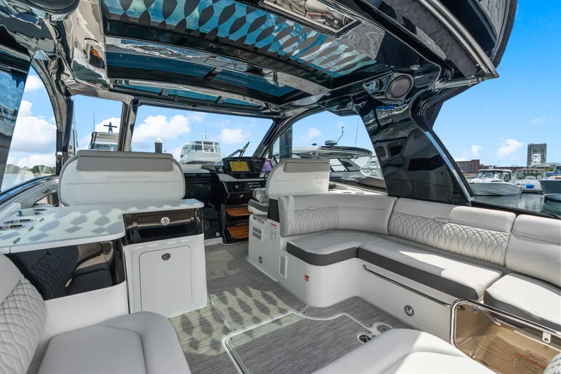 Slide: The Image of Sea Ray Sundancer 370 Outboard 2026 - 10