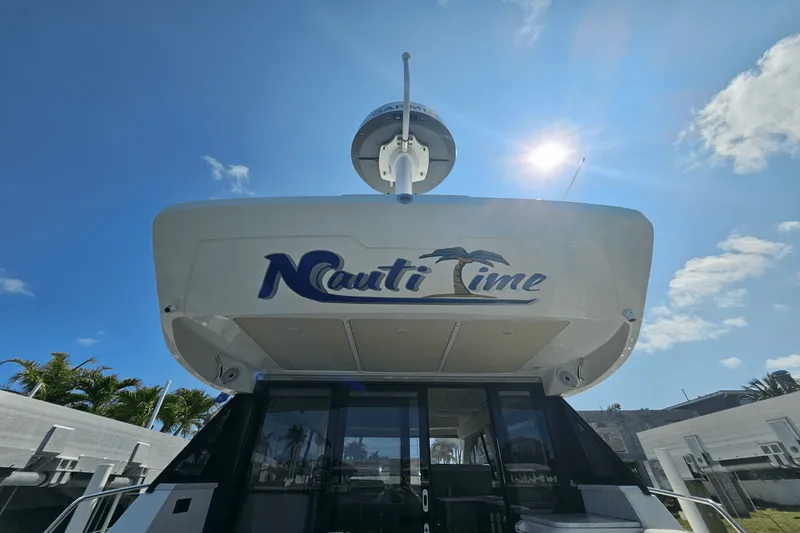 Slide: The Image of Regal 42 COUPE XO 2021 - 14