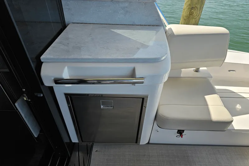 Slide: The Image of Regal 42 COUPE XO 2021 - 18