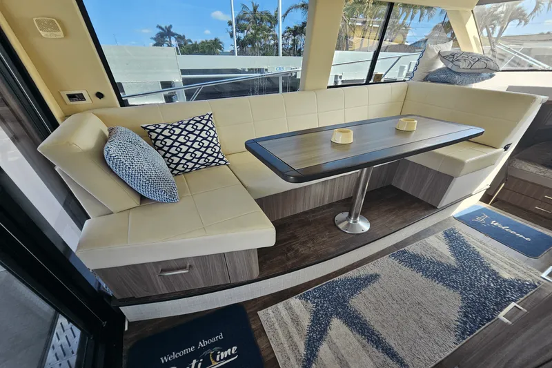 Slide: The Image of Regal 42 COUPE XO 2021 - 23