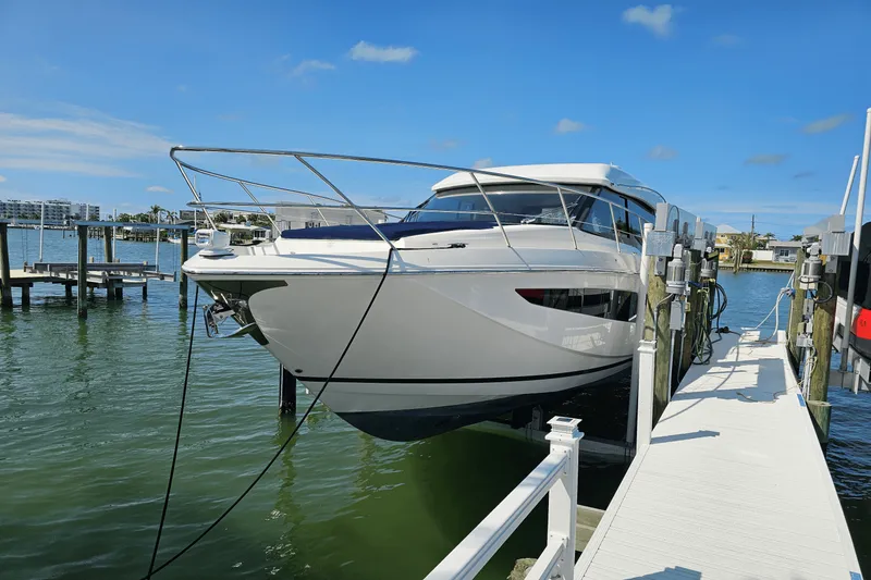 Slide: The Image of Regal 42 COUPE XO 2021 - 3