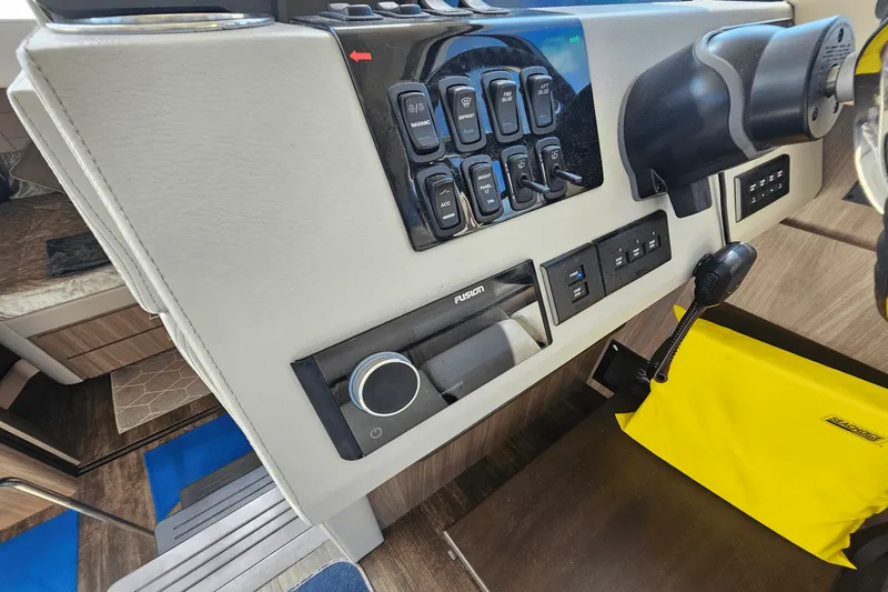 Slide: The Image of Regal 42 COUPE XO 2021 - 30