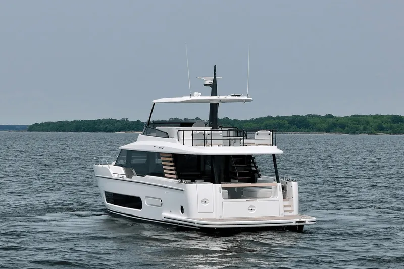 Slide: The Image of Azimut Magellano 60 2026 - 10