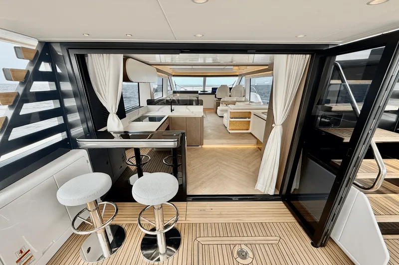 Slide: The Image of Azimut Magellano 60 2026 - 32