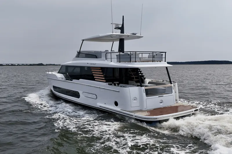 Slide: The Image of Azimut Magellano 60 2026 - 9