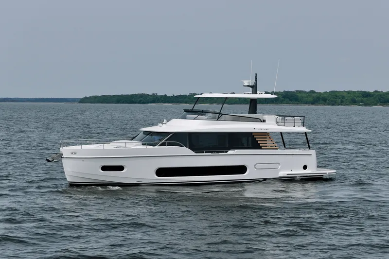 Slide: The Image of Azimut Magellano 60 2026 - 14