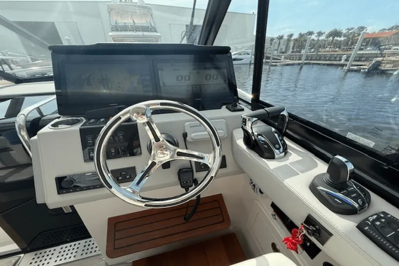 Slide: The Image of Regal 36 XO 2022 - 19