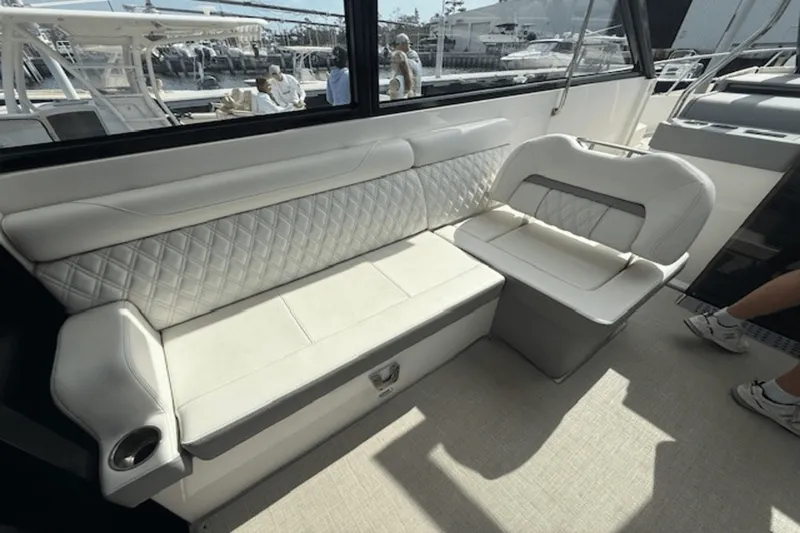 Slide: The Image of Regal 36 XO 2022 - 26