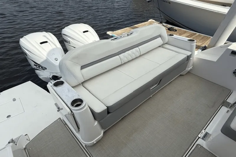 Slide: The Image of Regal 36 XO 2022 - 29