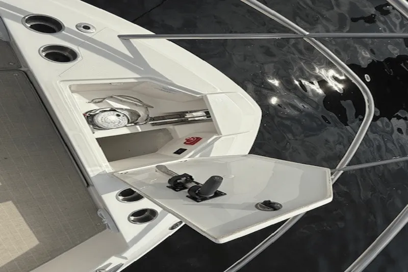 Slide: The Image of Regal 36 XO 2022 - 30