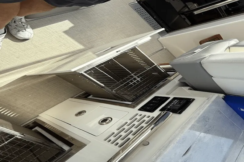 Slide: The Image of Regal 36 XO 2022 - 36