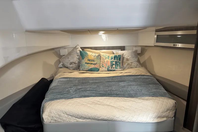 Slide: The Image of Regal 36 XO 2022 - 46