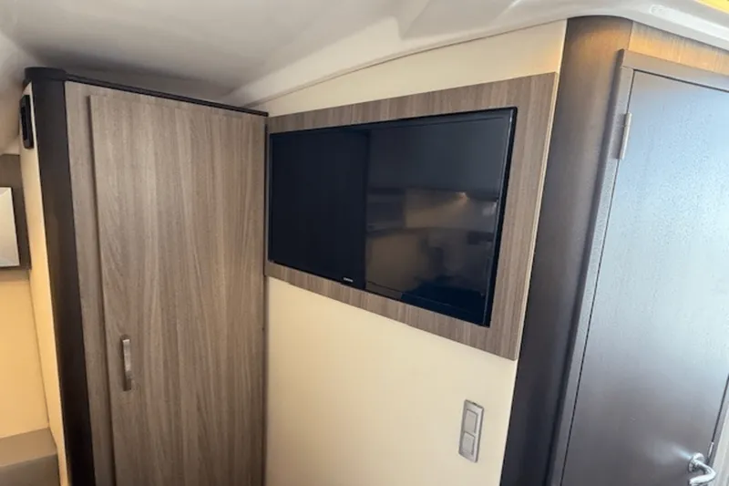 Slide: The Image of Regal 36 XO 2022 - 48