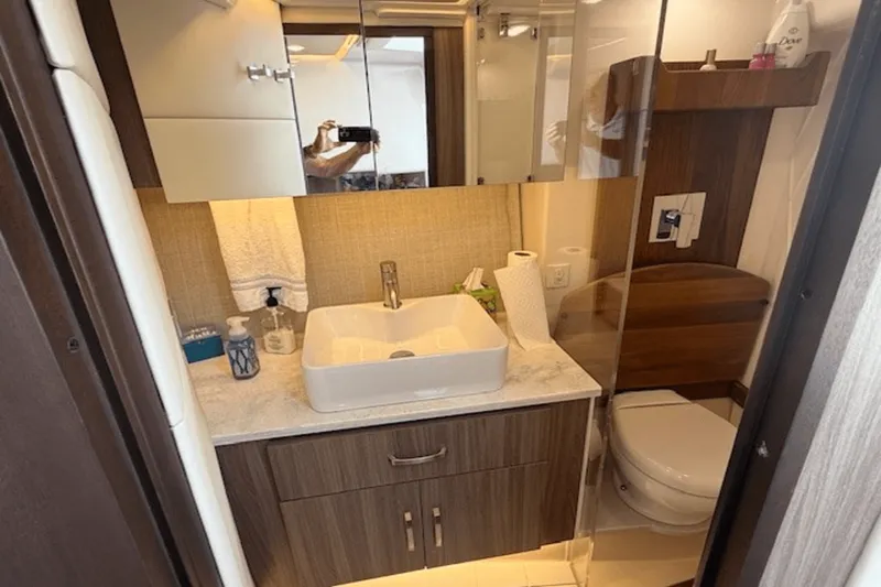 Slide: The Image of Regal 36 XO 2022 - 51