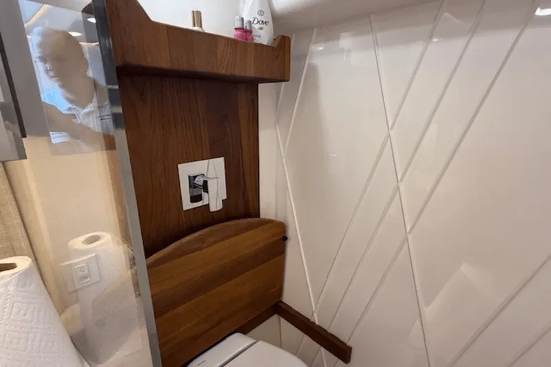 Slide: The Image of Regal 36 XO 2022 - 52