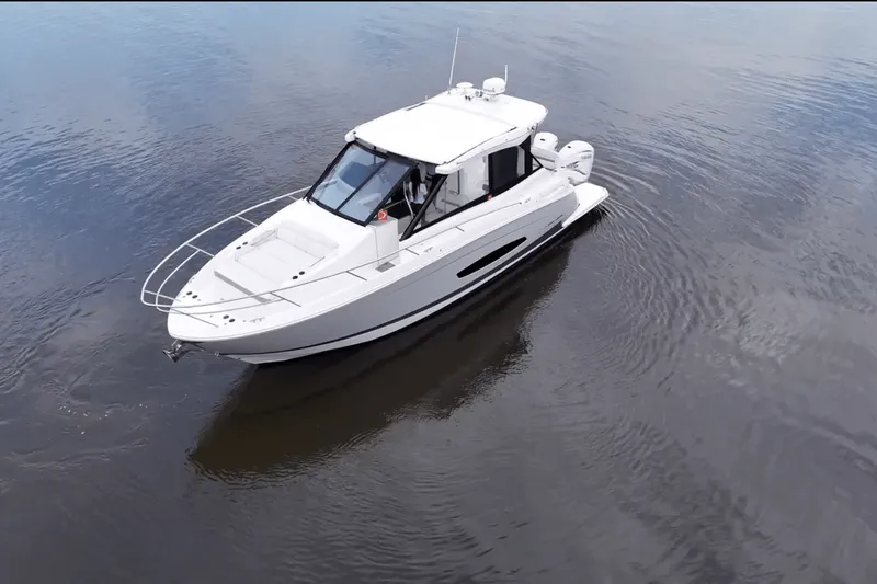 Slide: The Image of Regal 36 XO 2022 - 9