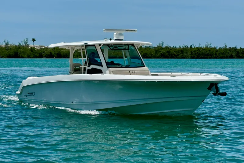 Slide: The Image of Boston Whaler 380 OUTRAGE 2018 - 1