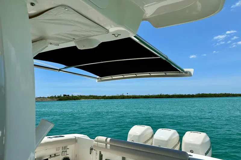 Slide: The Image of Boston Whaler 380 OUTRAGE 2018 - 30