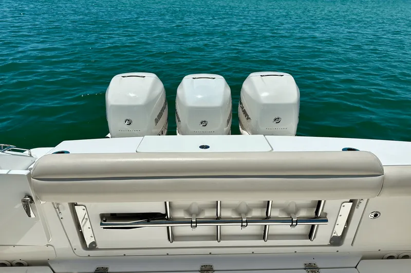 Slide: The Image of Boston Whaler 380 OUTRAGE 2018 - 33