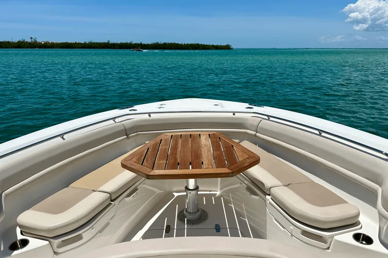 Slide: The Image of Boston Whaler 380 OUTRAGE 2018 - 42
