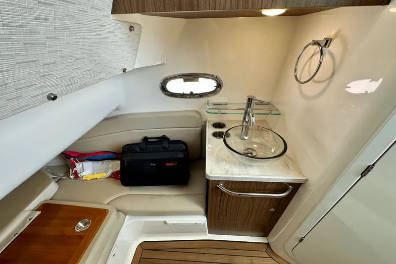 Slide: The Image of Boston Whaler 380 OUTRAGE 2018 - 49