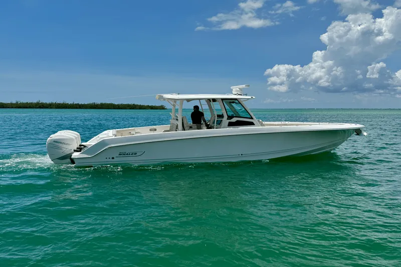 Slide: The Image of Boston Whaler 380 OUTRAGE 2018 - 5